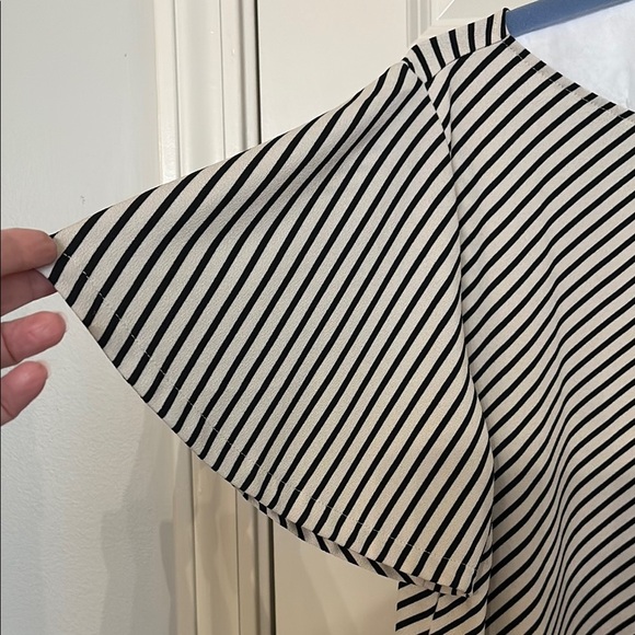 H&M Black and Cream Blouse - Picture 2 of 5